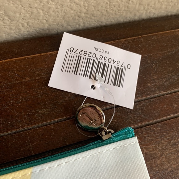 NWT Thrive Cosmetics Zipper Bag *2 for $5* - Picture 3 of 5